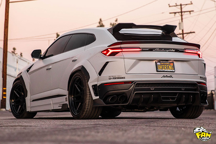 Аэродинамический обвес Liberty Walks на Лмборгини Урус (Lamborghini Urus)